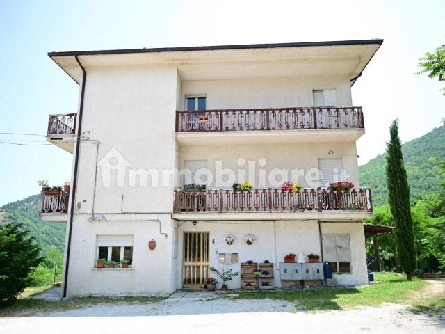 Quadrilocale via Monte Catria 6, Buonconsiglio Colombara, Frontone