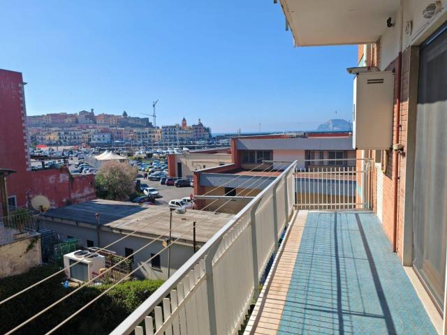 Quadrilocale via Nicola Fasano, Porto, Pozzuoli