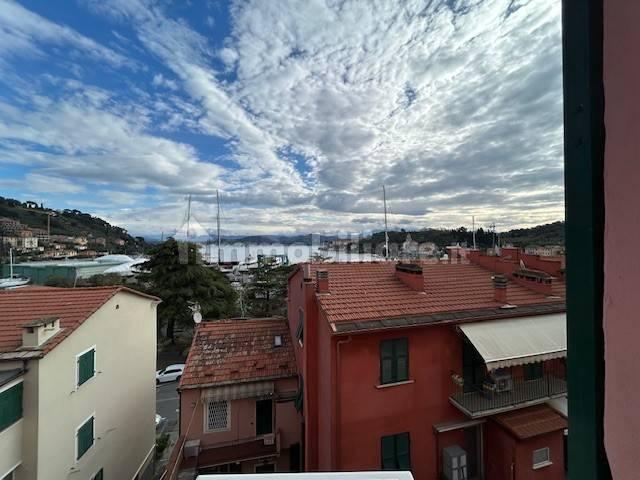 Quadrilocale via Alessandro Carpena 3, Centro, Portovenere