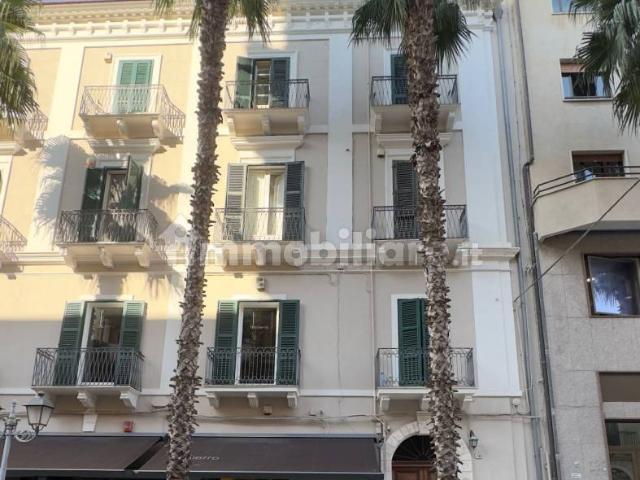 Quadrilocale via Angelo Berardi 10, Borgo, Taranto