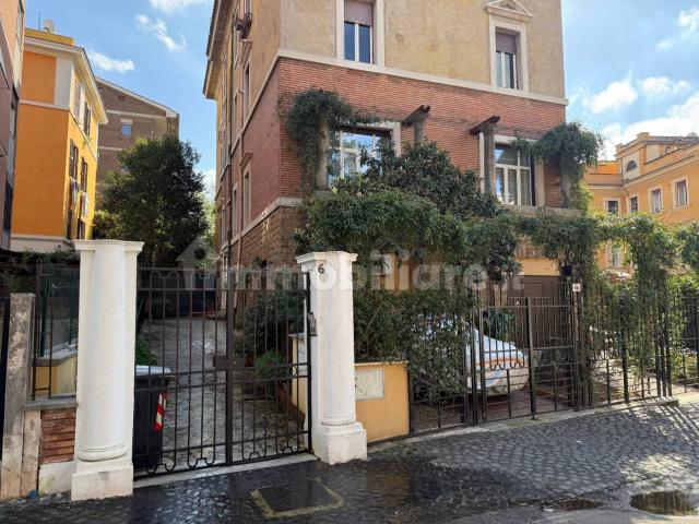 Quadrilocale via Baldassarre Peruzzi 6, San Saba Caracalla, Roma