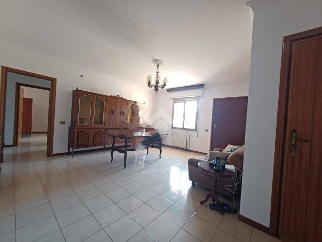 Quadrilocale via carlo cattaneo 41, Centro, Nepi