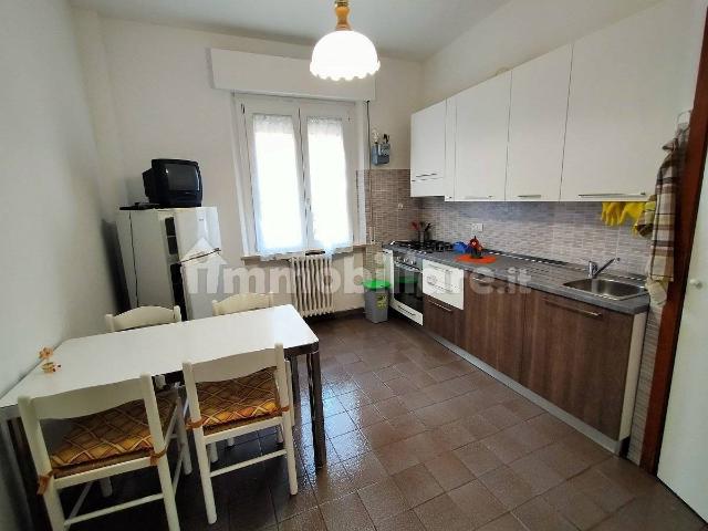 Quadrilocale via Corinaldo, Le Grazie, Ancona