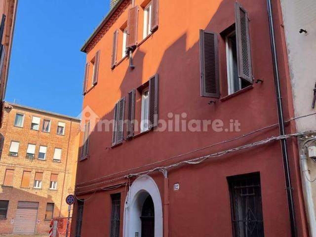 Quadrilocale via del Carbone 12A, Centro Storico, Ferrara