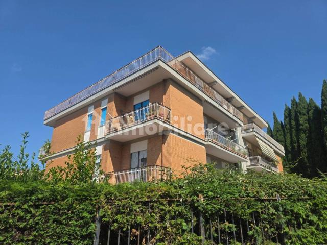 Quadrilocale via della Madonnina 7, Centro Storico, Genzano di Roma