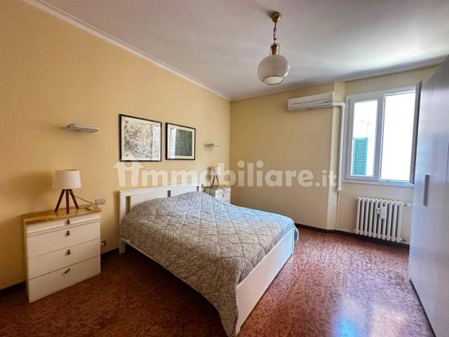 Quadrilocale via delle Donzelle 1, Centro Storico, Bologna