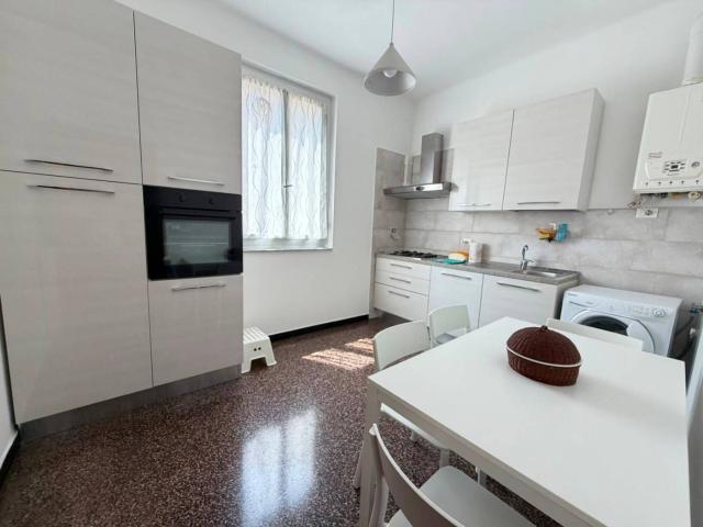 Quadrilocale via Gabriele Rossetti 43, Quarto, Genova