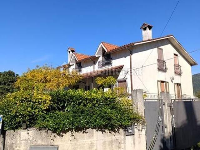 Quadrilocale via Gesso Bianco, Bivio Mortola, Rocca d'Evandro