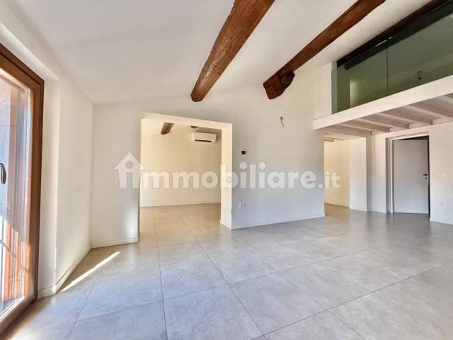 Quadrilocale via Giovanni Chiassi, Centro, Mantova