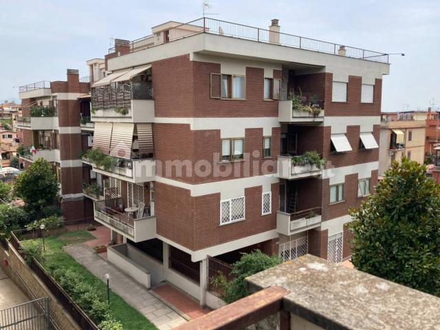 Quadrilocale via Giulio Frascheri, Labaro, Roma