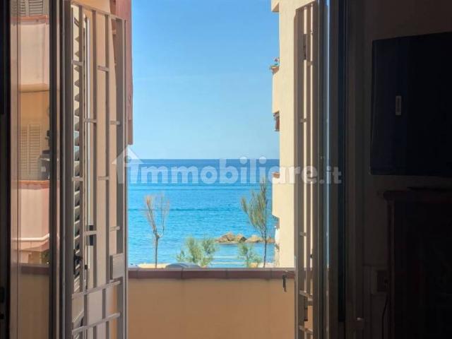 Quadrilocale via Lungomare in San Saba 55, Ortoliuzzo San Saba, Messina