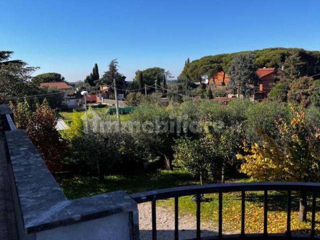 Quadrilocale via Latina 2, Pavona, Albano Laziale