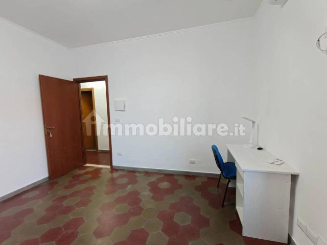 Quadrilocale via Puglie 5, Quartiere Americano, Messina