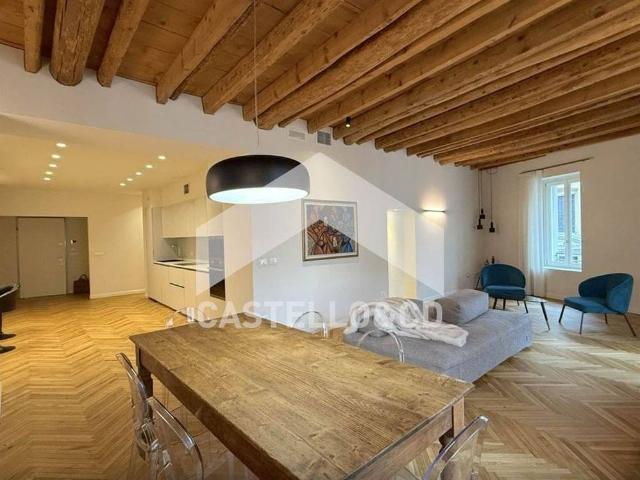 Quadrilocale via porto vecchio 22, Centro Storico, Desenzano del Garda