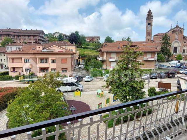 Quadrilocale via Roddino, Centro, Monforte d'Alba