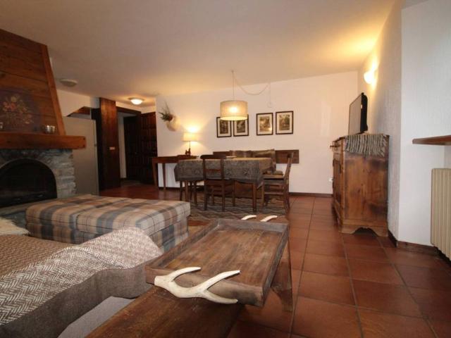 Quadrilocale via Roma 156, Centro, Courmayeur