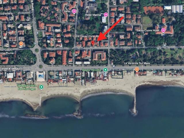 Quadrilocale via Rossini 43, Marina di Massa Centro, Massa