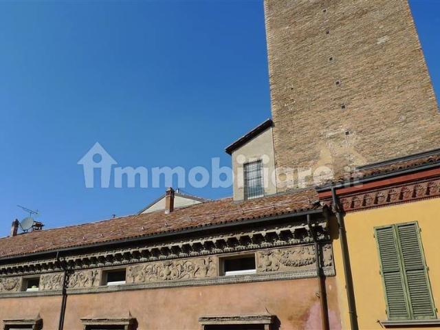 Quadrilocale via Strada Maggiore 21, Centro Storico, Bologna