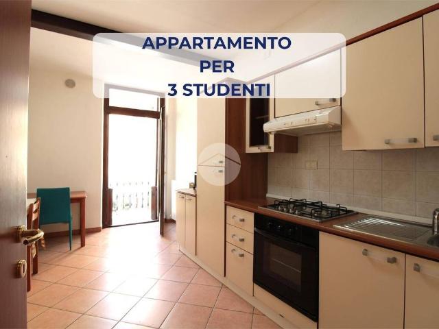 Quadrilocale via San Nazaro 54, Veronetta, Verona