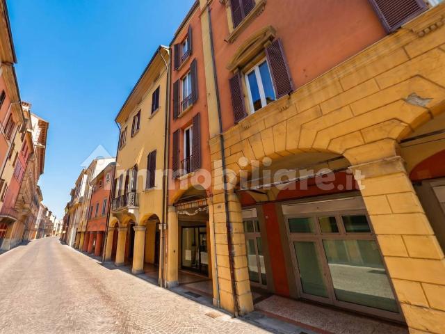 Quadrilocale via Santo Stefano, Santo Stefano, Bologna