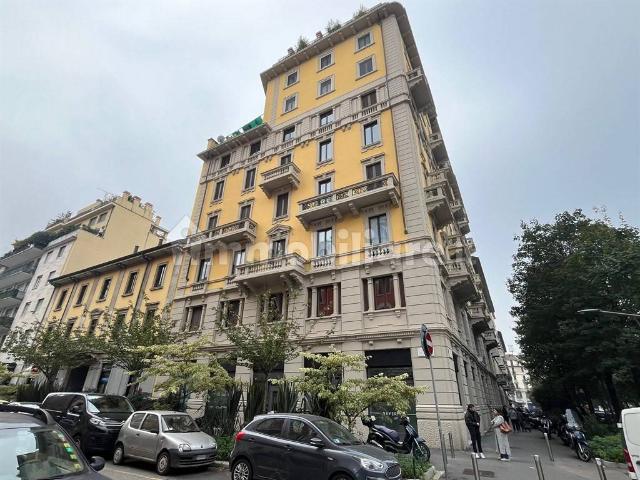 Quadrilocale via Tiraboschi 8, Porta Romana Medaglie d'Oro, Milano