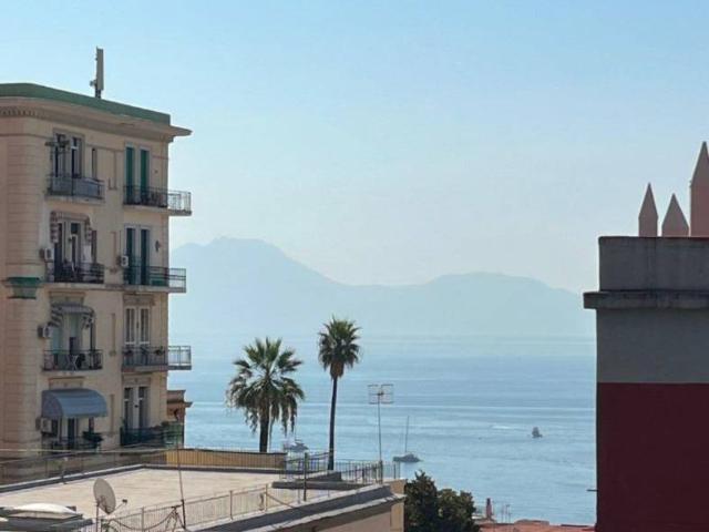 Quadrilocale via Torquato Tasso, Vomero, Napoli