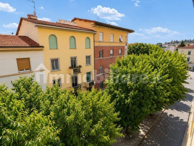 Quadrilocale viale Alessandro Volta, Campo di Marte, Firenze
