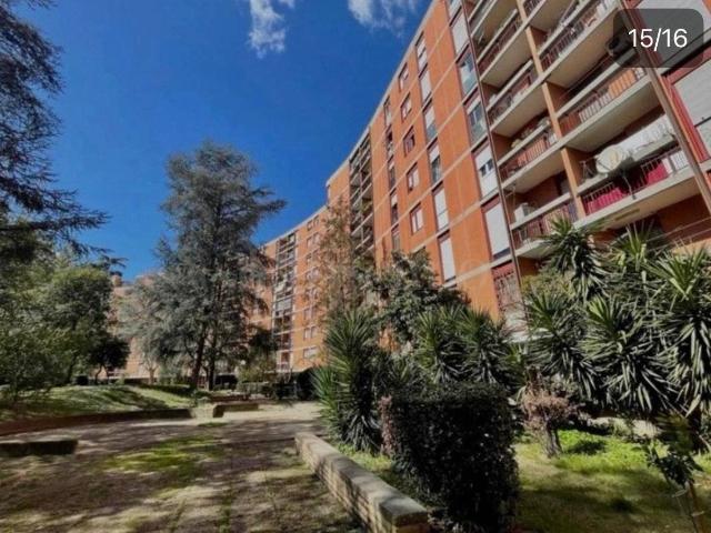 Quadrilocale viale dei Caduti nella Guerra di Liberazione, Spinaceto, Roma