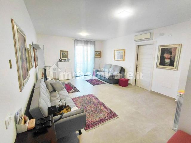 Quadrilocale viale delle Acacie, Pinetamare, Castel Volturno