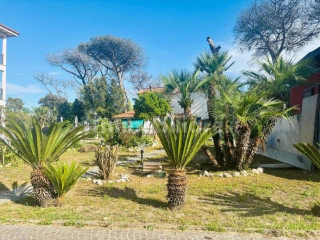 Quadrilocale viale delle azalee, Pinetamare, Castel Volturno