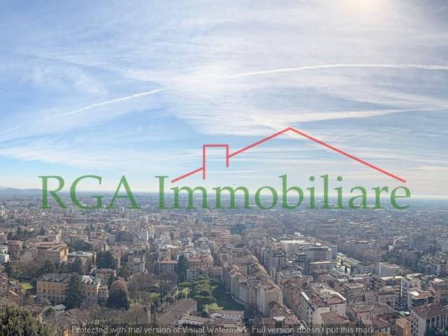 Quadrilocale viale delle Mura, Centro, Bergamo