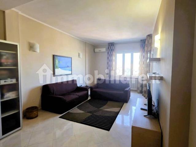 Quadrilocale viale Francesco Crispi 33, Ospedale, Andria