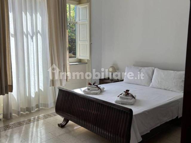Quadrilocale viale Margherita di Savoia 9, Mondello Valdesi, Palermo