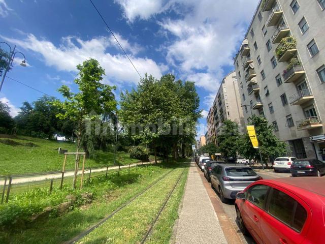 Quadrilocale viale Vittorio Veneto 10, Porta Venezia, Milano