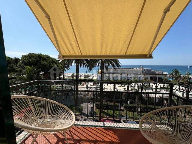 Quadrilocale Vico Cosmelli 8, Centro, Finale Ligure