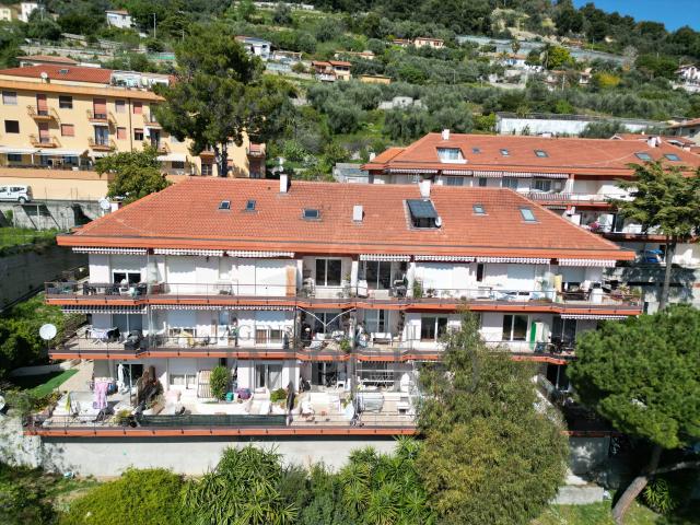 Quadrilocale vista mare in via delle gerbere 1a, Ventimiglia