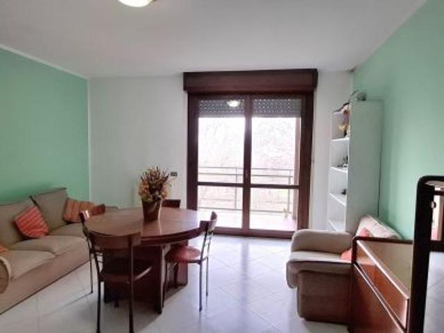 Quadrilocale zona Vialba con 3 balconi 1200eu