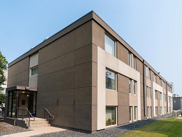 Quaint Sinclair Park Condo 16 1255 Troy Ave