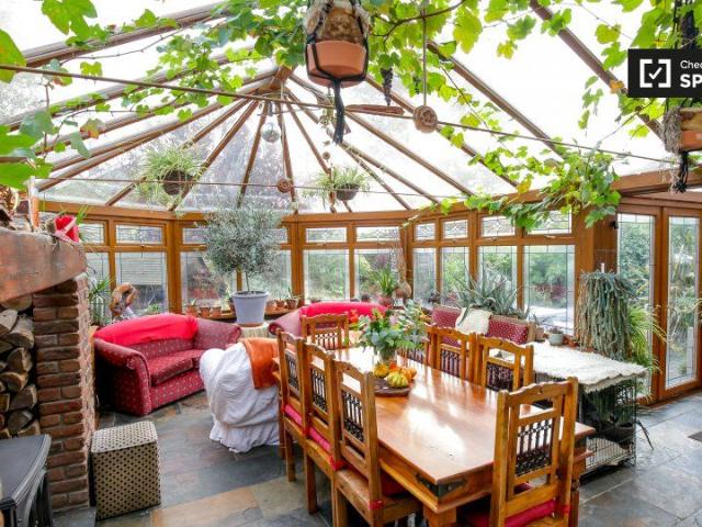 Quaint room for rent in 4 bedroom house, Rush, Dublin
