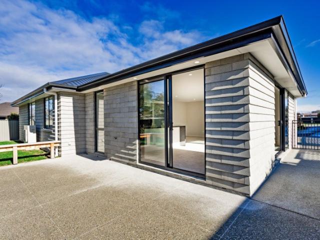 Quality new Windsor three bed/two bathroom home