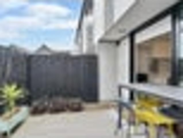 Quality Townhouse in Great Location