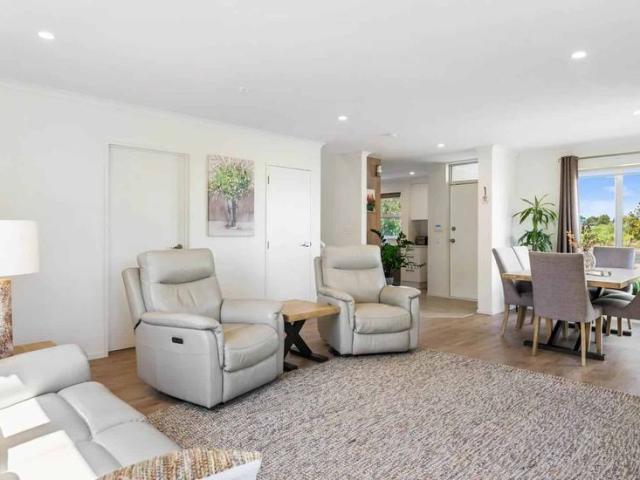 Quality 3 Bedroom Home with All the Extras!