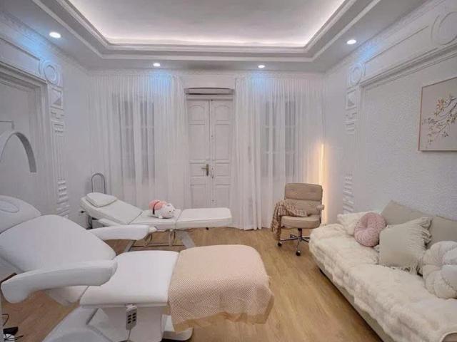 Quan hoa ngõ thông, gần phố diện tích 33m2 6 tầng mặt tiền 4.4m giá 9.98 tỷ