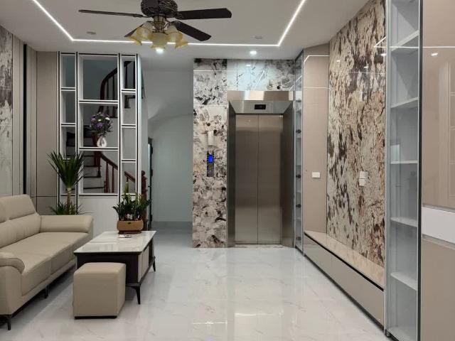 Quanh 9 Tỷ Đẹp Nhất Tại Thạch Bàn 40m2 6T Thang Máy, Ô Tô Đỗ Cổng, Full Nội Thất