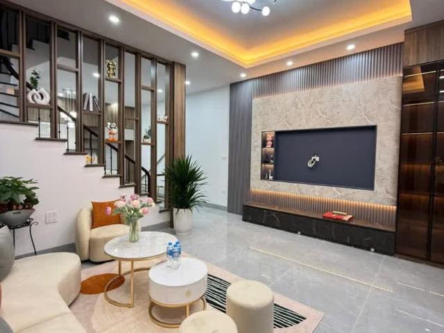Quanh 11 Tỷ Sõ Hữu Nhà 48m2, 5T Phố Ngọc Lâm, Full Nội Thất, Ô Tô Đỗ Cạnh Nhà
