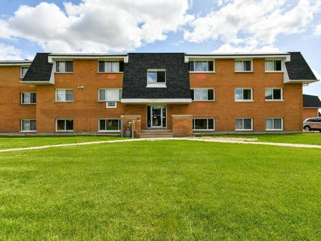 Qu'appelle Village I & II 3 Bedroom Apartment for Rent at 41 22 41 Munroe Pl Regina, SK S4S 6A7 Hillsdale