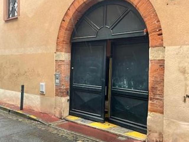 QUARIER DES CARMES A VENDRE T1 LOUé
