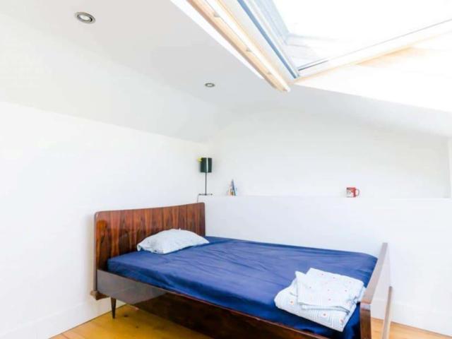 Quarto com cama de solteiro em casa com 4 quartos Flat Carrião Carrião 3