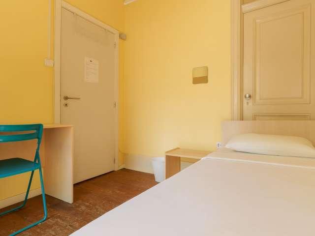 Quarto com varanda em apartamento de 8 quartos, Avenidas Nova
