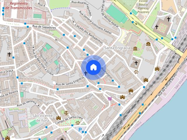 Quarto com varanda na zona da Graca Santa Apolonia